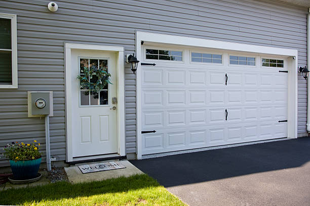 24/7 Emergency Garage Door Panel Replacement experts in Washington County County, MS